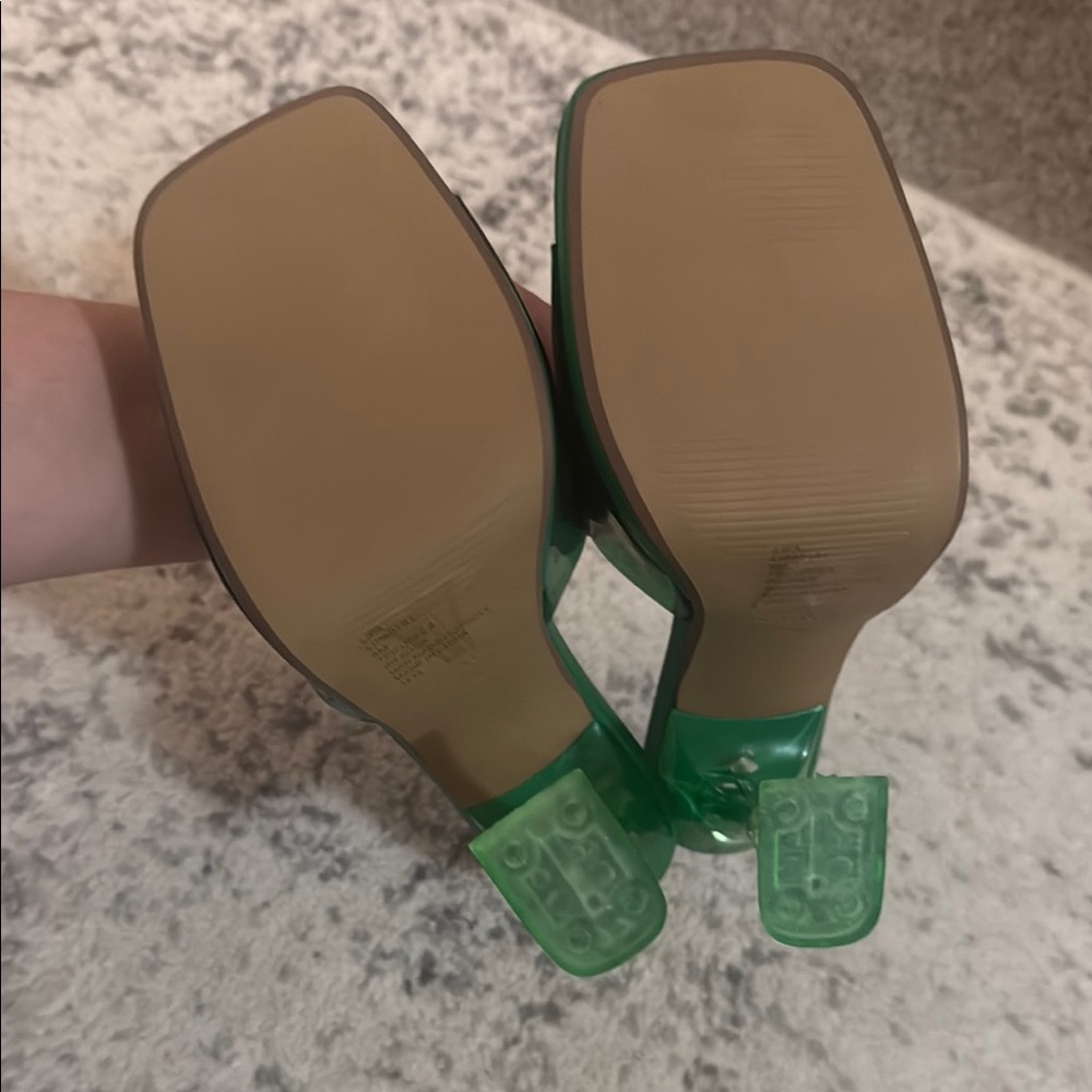 Steve Madden Emerald Green Heels - Picture 3 of 5